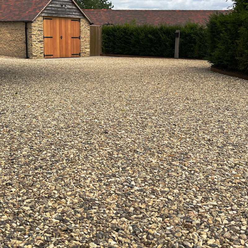 Indlæs billede i Gallery Viewer, Gravel stabilisation grids. Geocell grids with 20mm flint gravel
