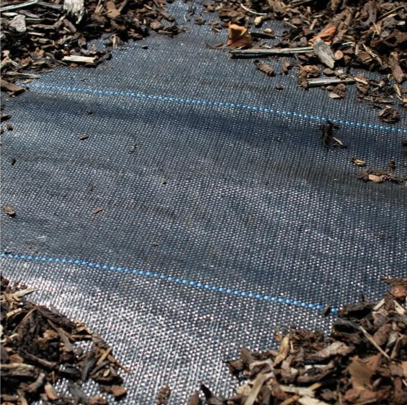 Indlæs billede i Gallery Viewer, Mulch fabric that keeps weeds down
